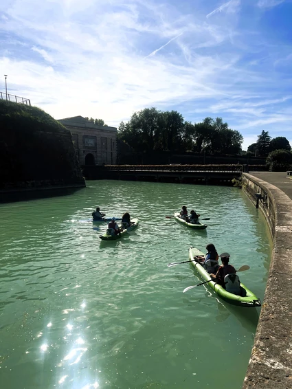 Peschiera del Garda in Canoa: Tour Storico tra le Mura Veneziane 16